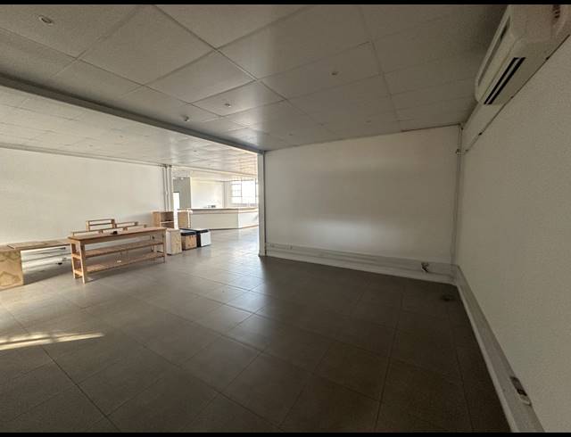 250M² OFFICE TO LET IN WOODSTOCK